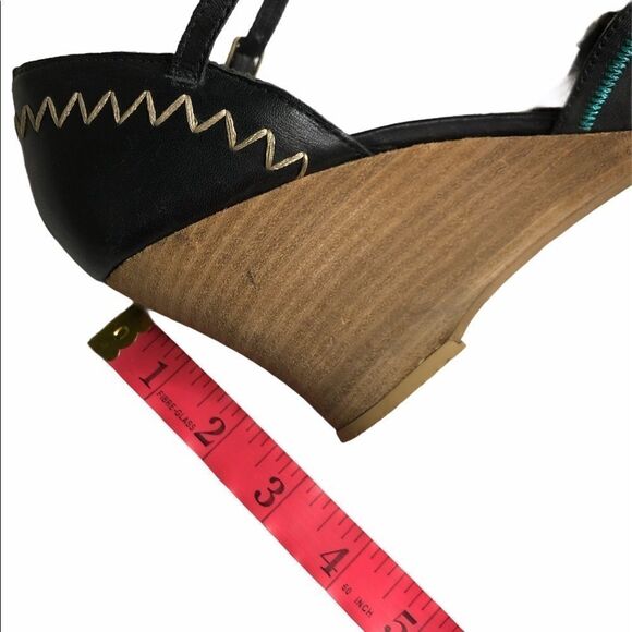 Bronx Mia Embroidered Pump / Wedge - Picture 6 of 8